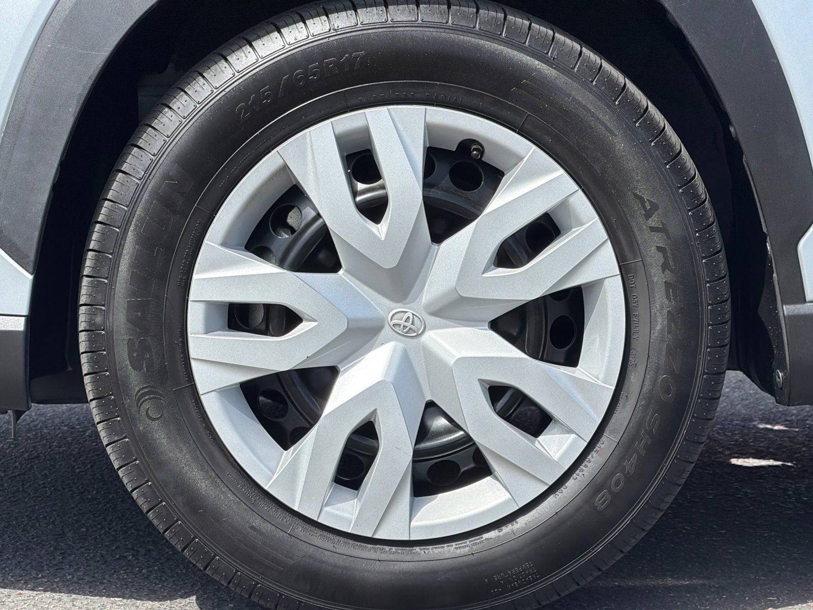 Used 2022 Toyota Corolla Cross L FWD image 22