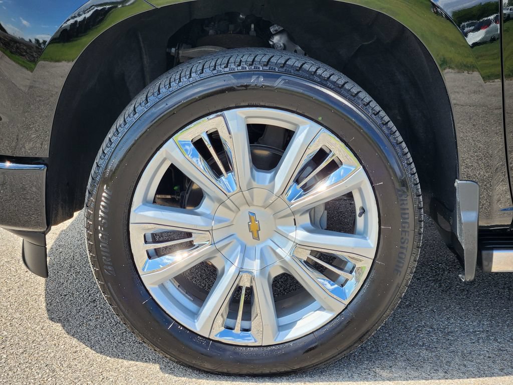 Certified 2025 Chevrolet Silverado 1500 High Country w/ High Country Premium Package AWD/4WD image 10
