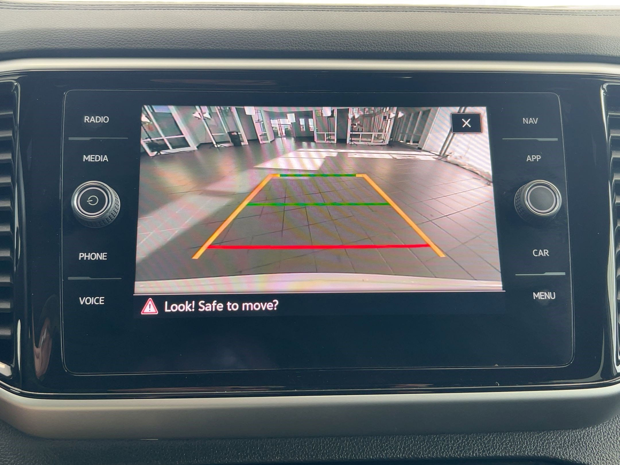 Used 2022 Volkswagen Atlas Cross Sport SEL image 25