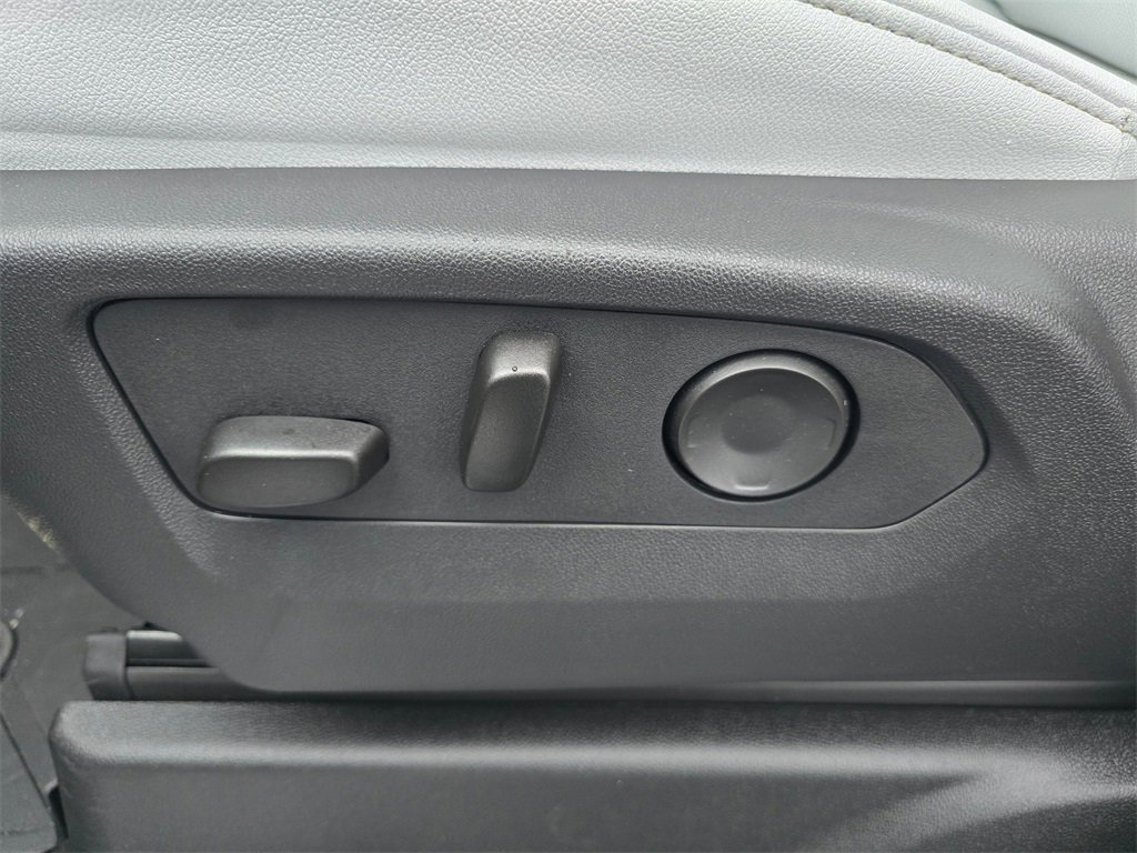 New 2025 Chevrolet Suburban Premier w/ Sun And Tow Package image 21