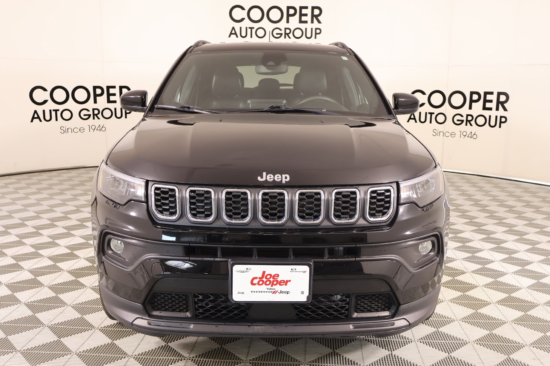Used 2025 Jeep Compass Latitude AWD/4WD image 9