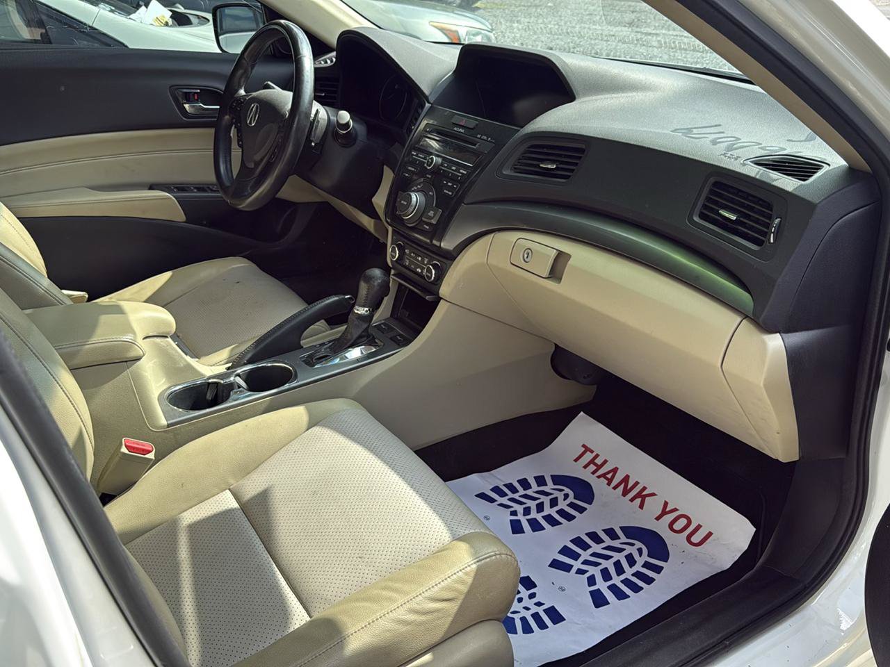 Used 2014 Acura ILX w/ Technology Package FWD image 9