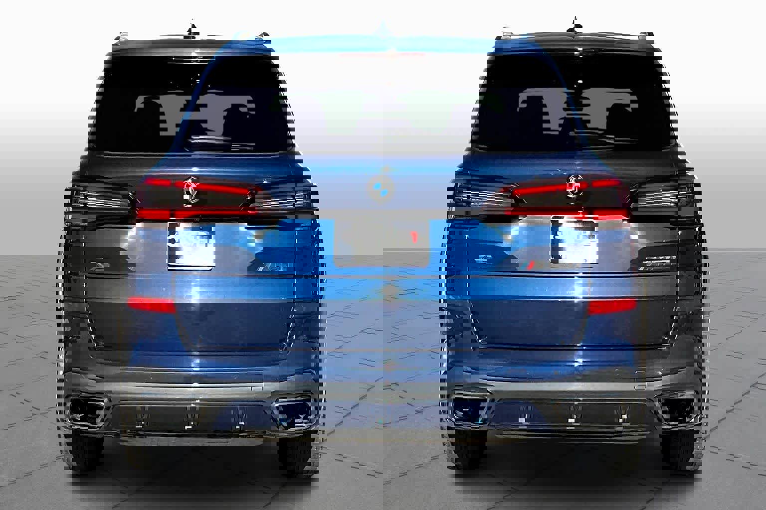 Used 2021 BMW X5 M50i w/ Executive Package image 7