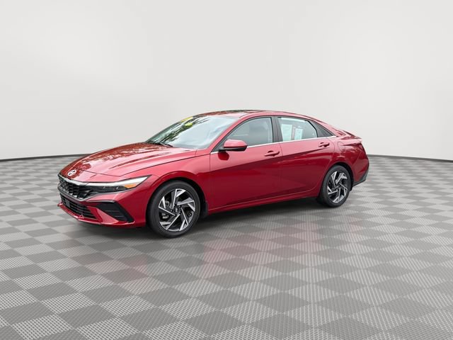 Used 2024 Hyundai Elantra SEL w/ Convenience Package FWD image 5