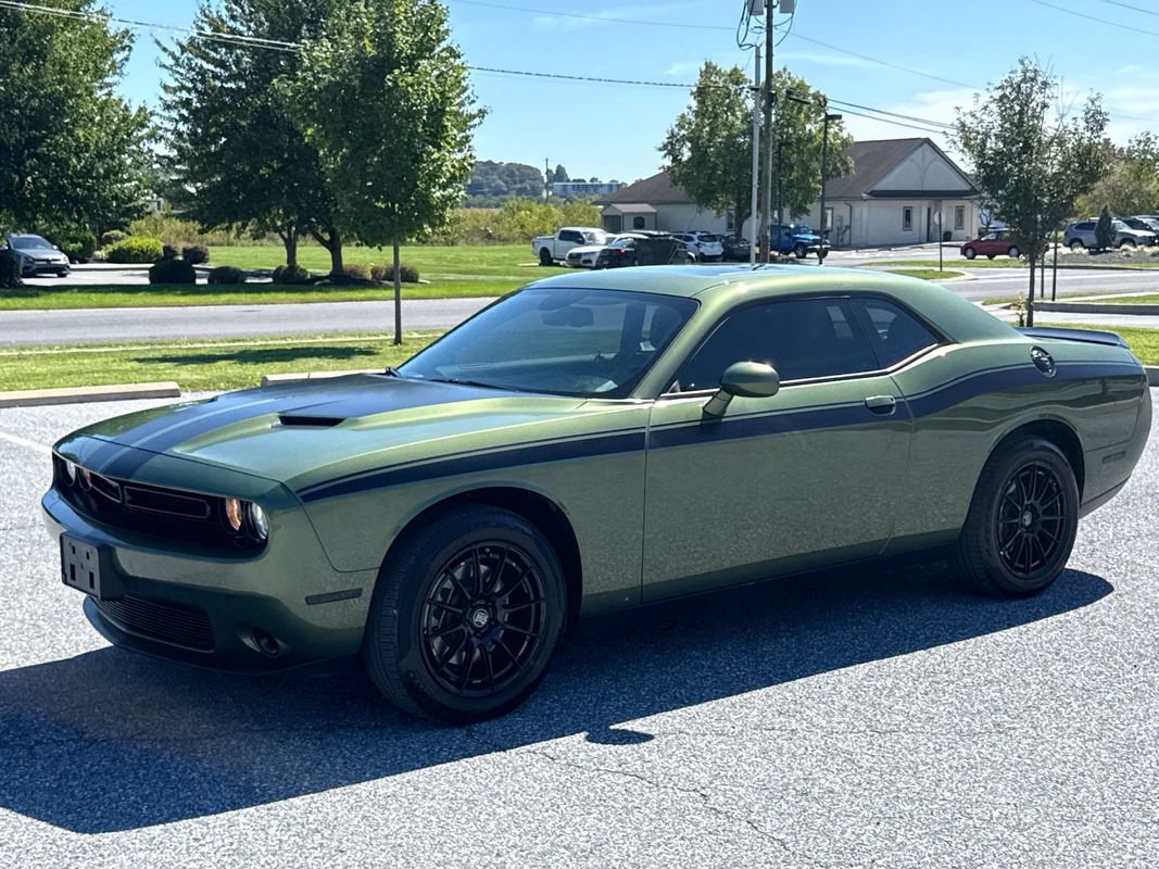Used 2023 Dodge Challenger SXT AWD/4WD image 4
