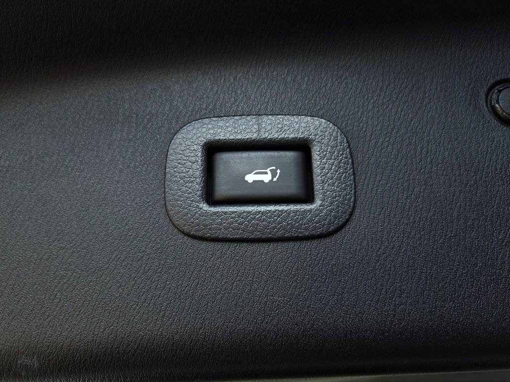 Used 2020 Nissan Armada SL w/ Premium Package image 34