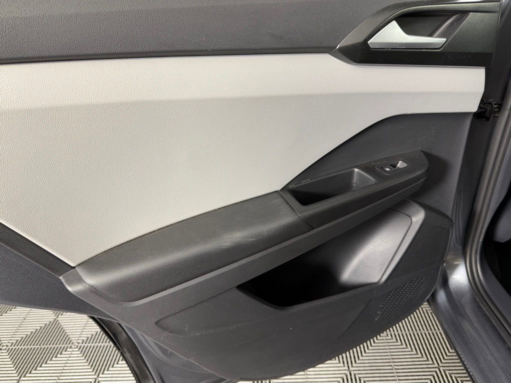 Used 2022 Volkswagen Taos SE image 26