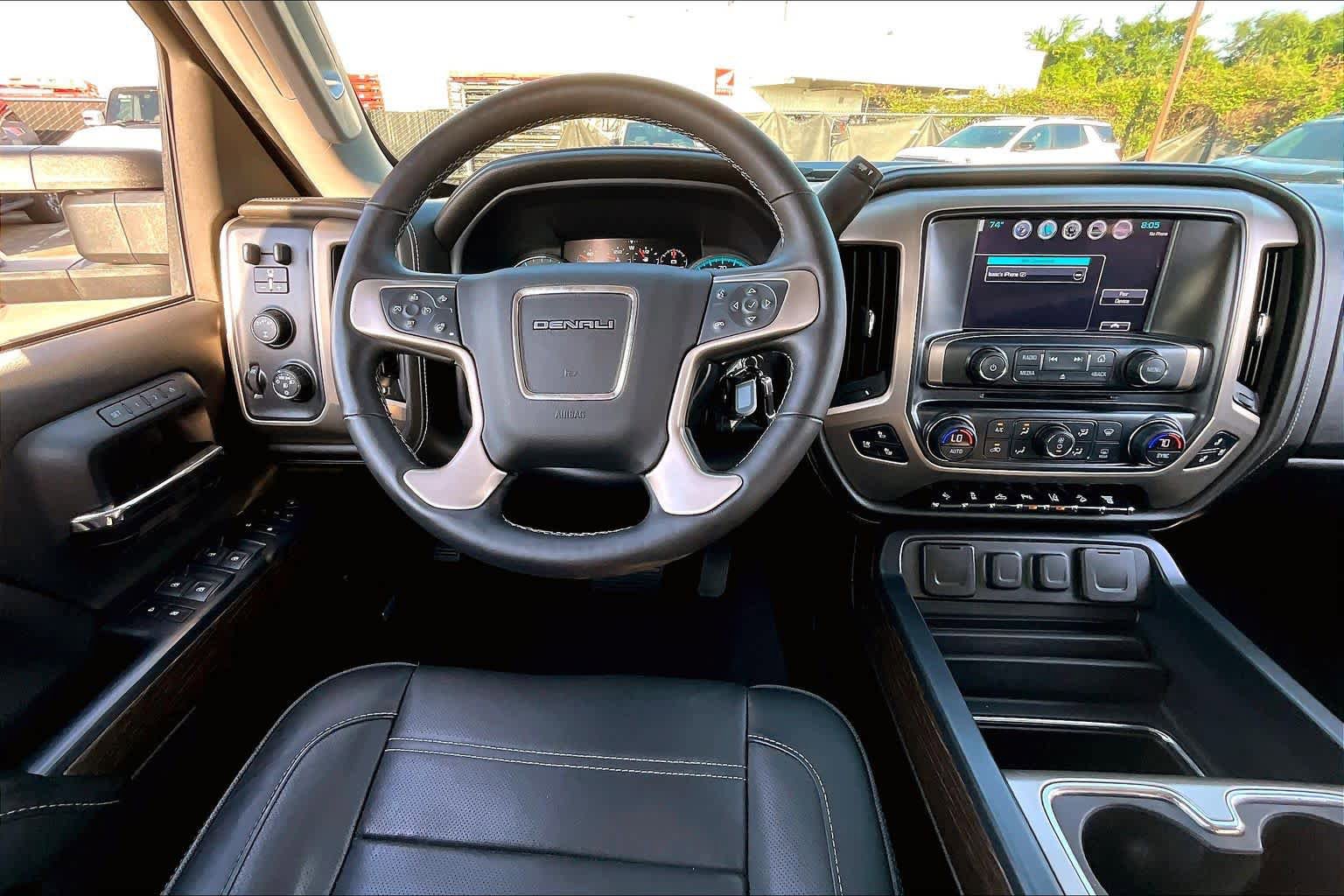 Used 2017 GMC Sierra 2500 Denali w/ Duramax Plus Package AWD/4WD image 6