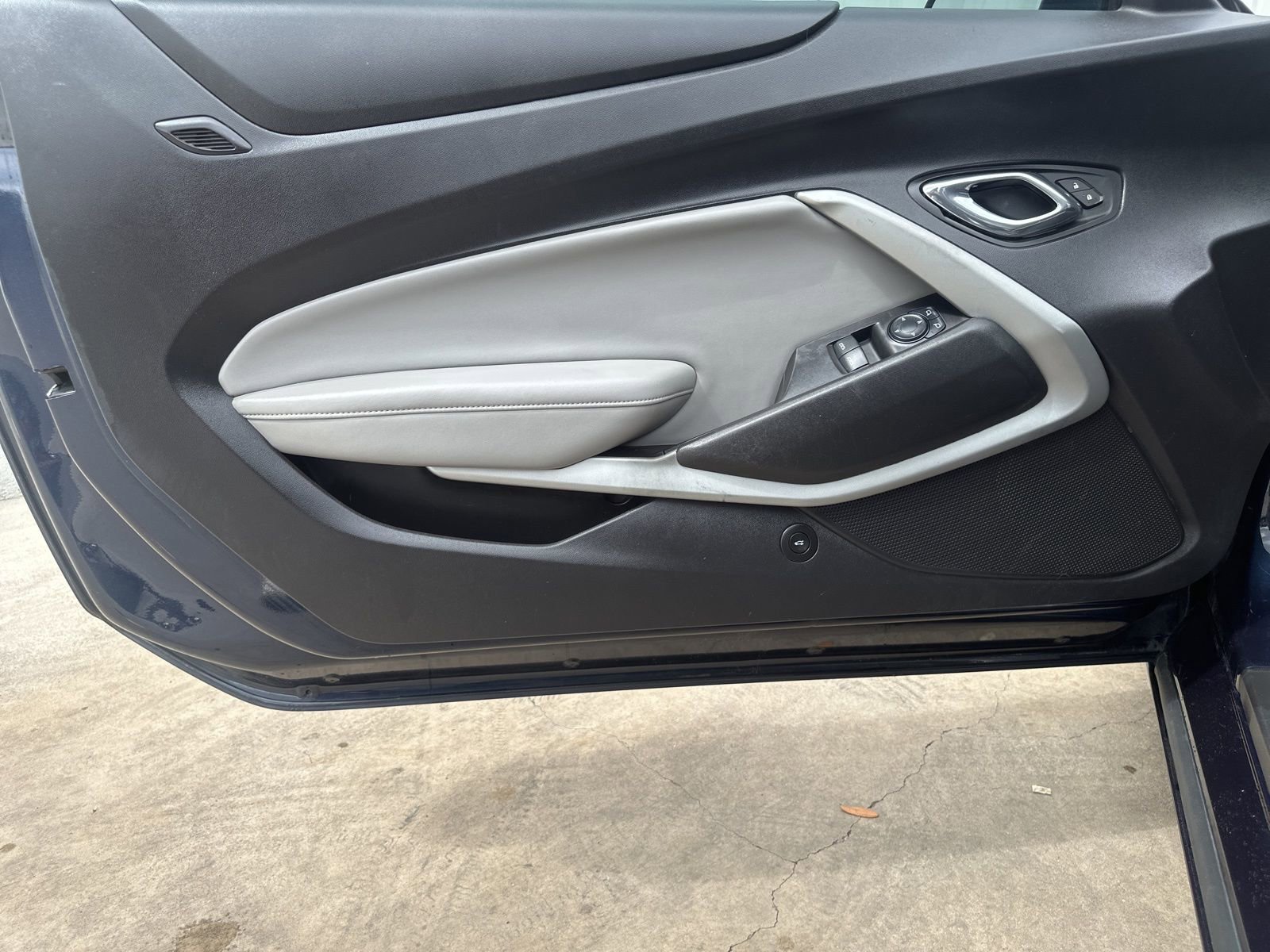 Used 2016 Chevrolet Camaro LT image 11