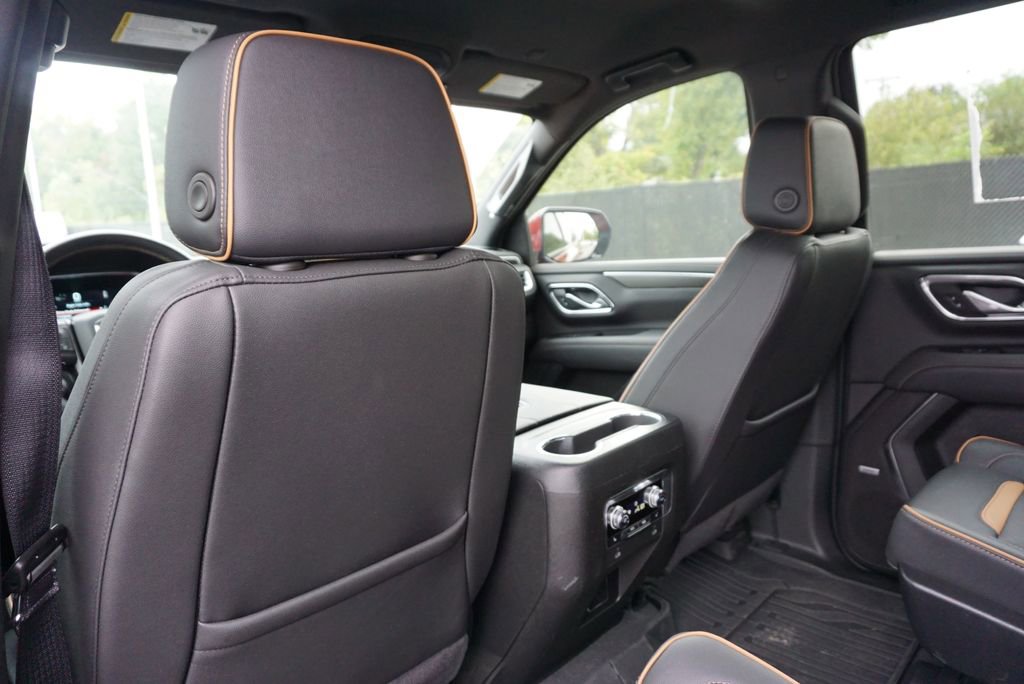 Used 2024 GMC Yukon AT4 w/ Technology Package image 14
