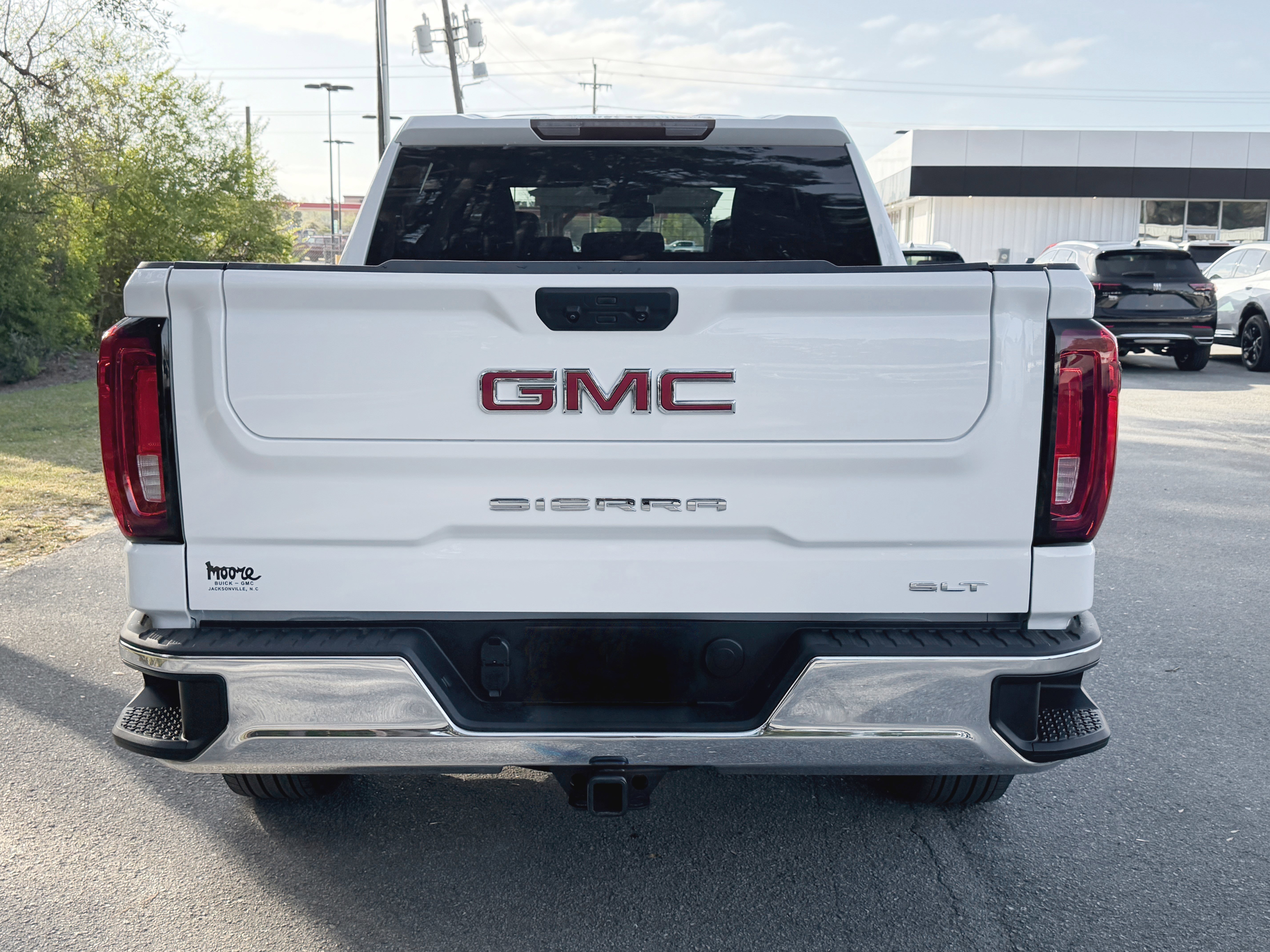 Used 2024 GMC Sierra 1500 SLT AWD/4WD image 9