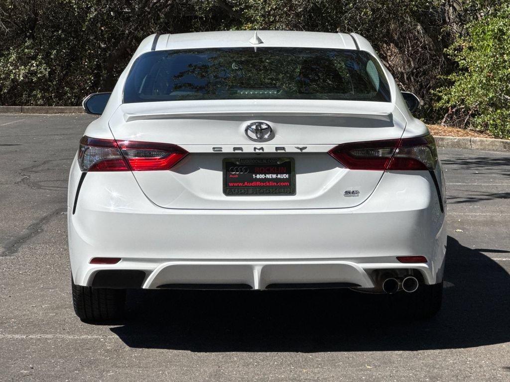 Used 2022 Toyota Camry SE w/ Carpet Mat Package (TMS) FWD image 6
