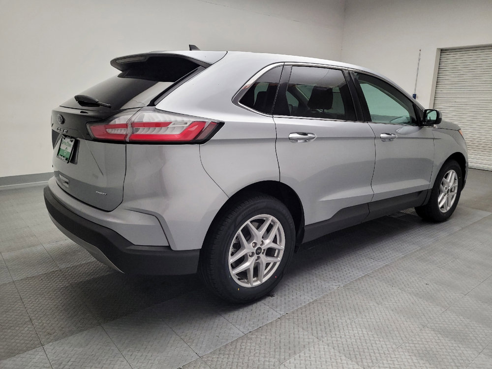 Used 2023 Ford Edge SEL image 9