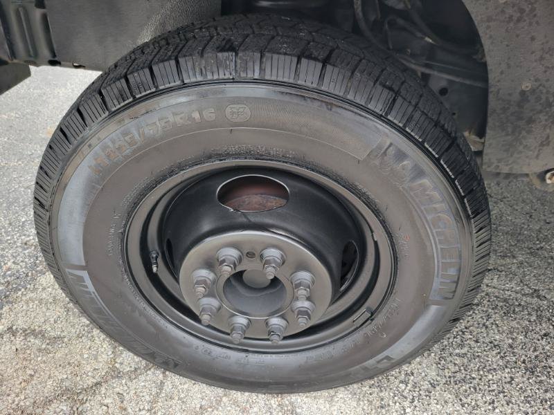 Used 2016 Ford E-350 and Econoline 350 Super Duty w/ A/C Prep Package RWD image 13