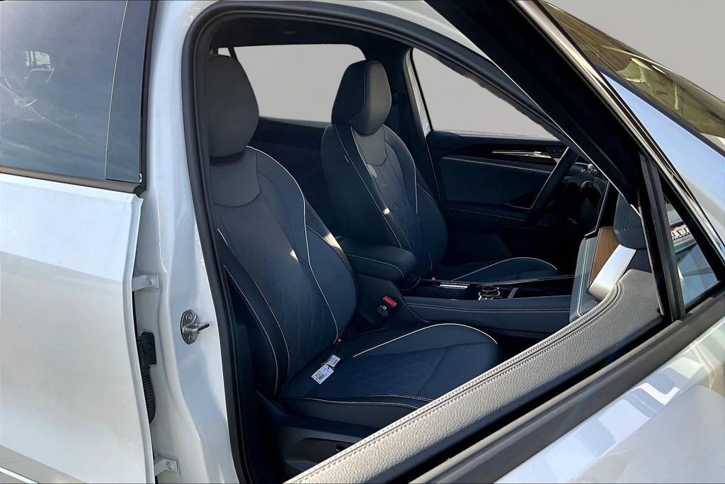 New 2026 Volkswagen Tiguan SEL R-Line image 28