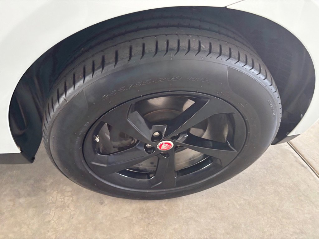 Used 2019 Jaguar F-PACE Premium image 47