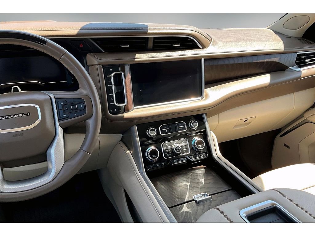 Used 2023 GMC Yukon XL Denali w/ Denali Reserve Package AWD/4WD image 9