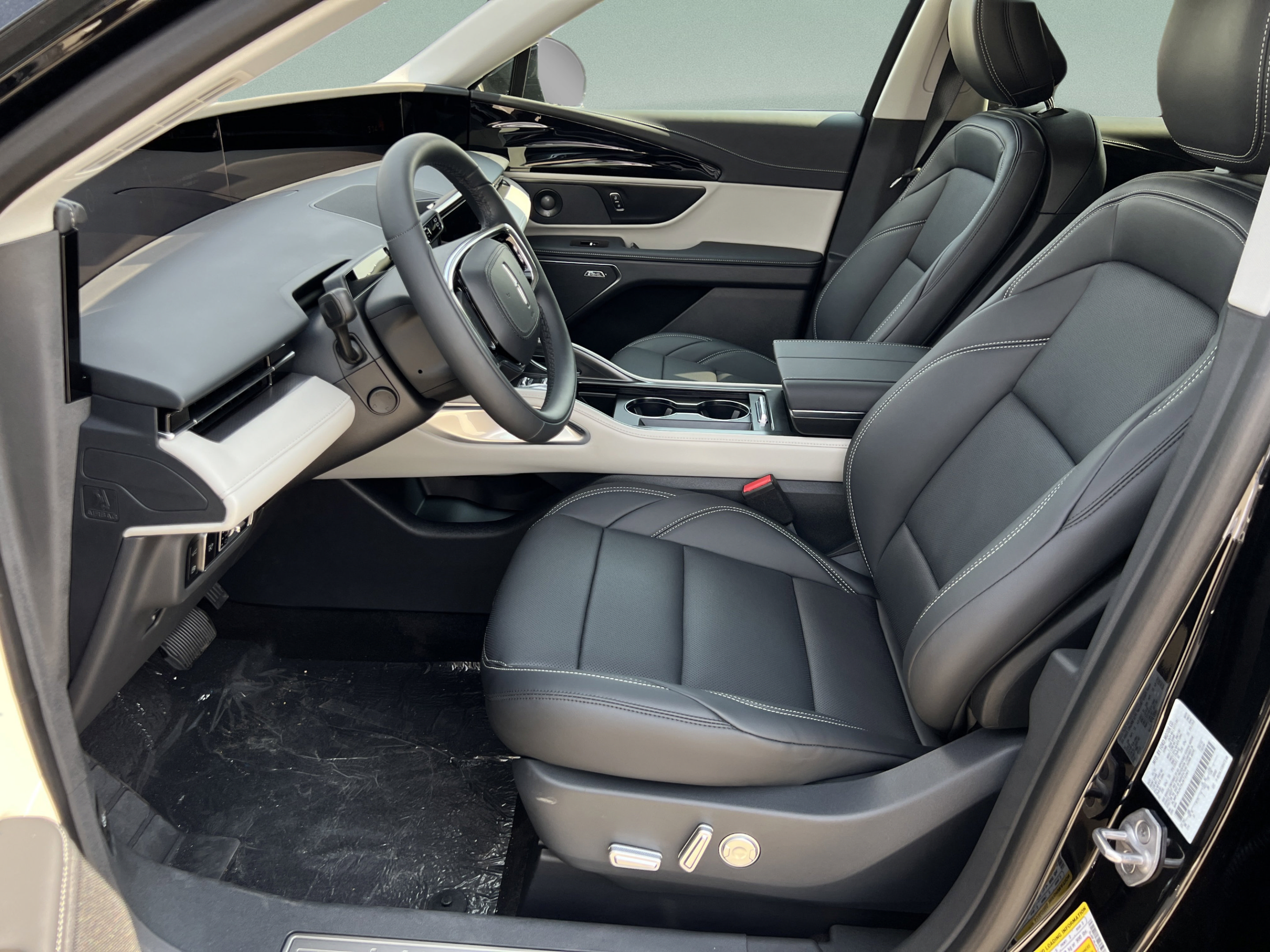New 2025 Lincoln Nautilus Premier w/ Equipment Group 102A AWD/4WD image 20