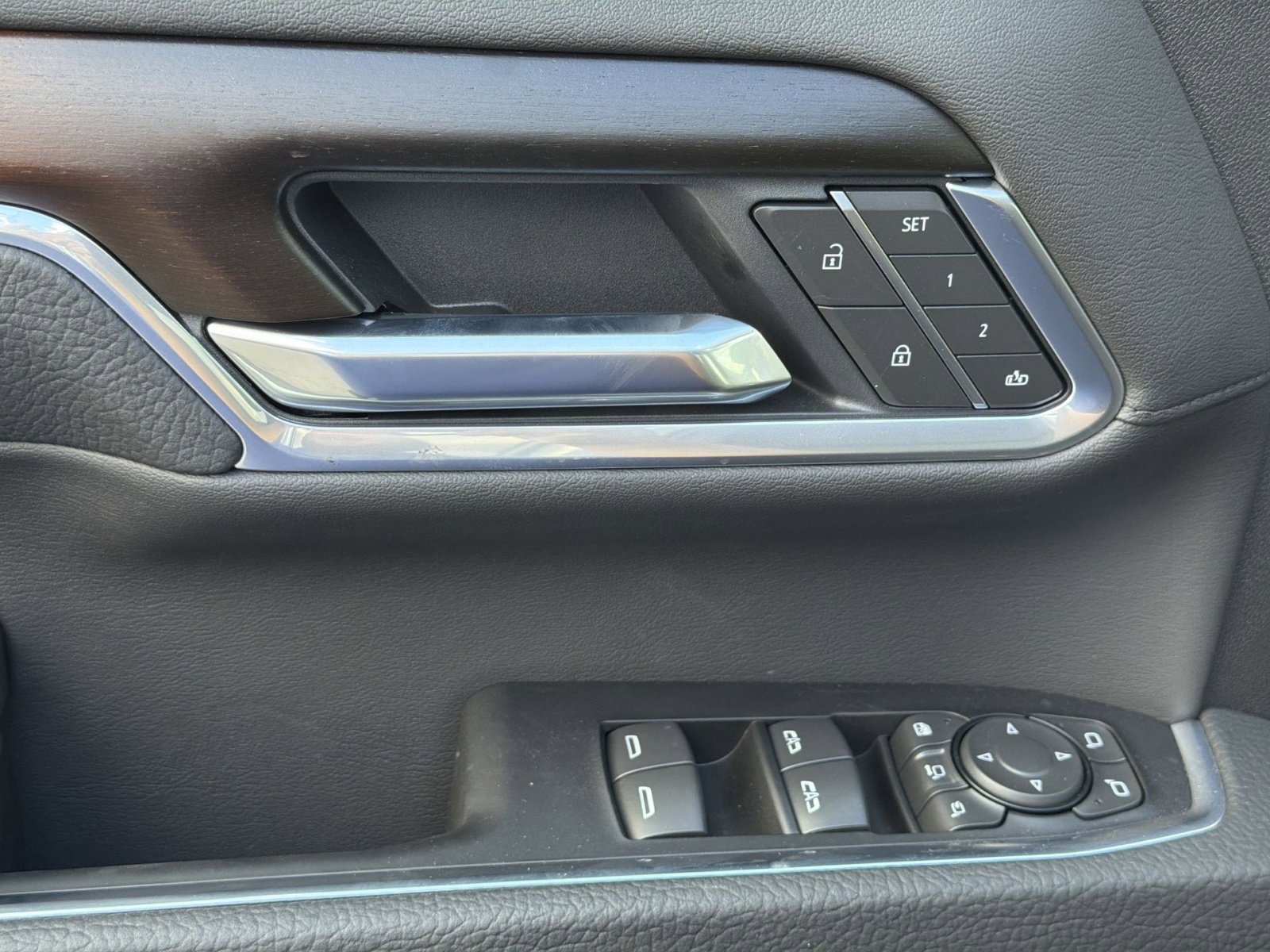 New 2026 GMC Sierra 2500 Denali w/ Denali Reserve Package image 15