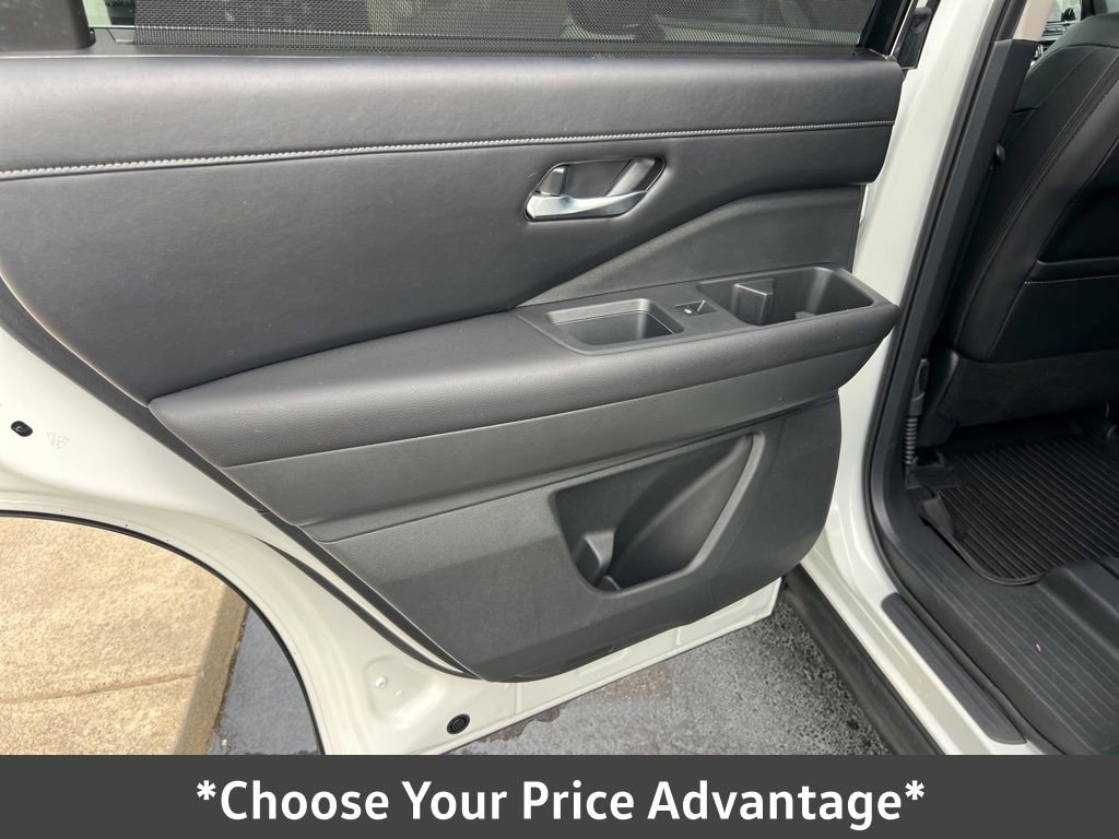 Used 2023 Nissan Pathfinder SL image 35