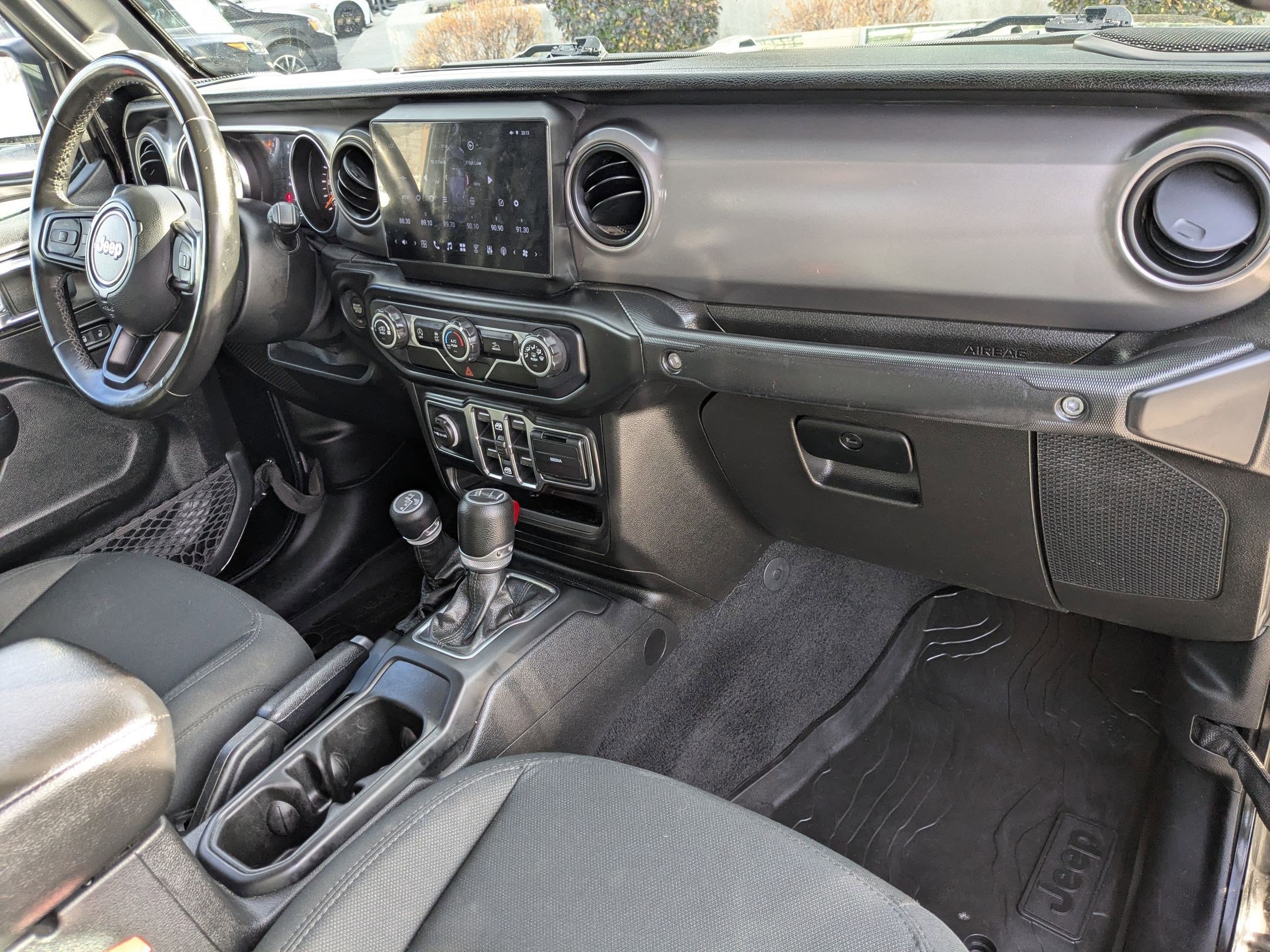 Used 2021 Jeep Gladiator Willys image 32