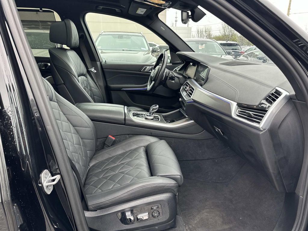 Used 2023 BMW X5 xDrive40i w/ Executive Package image 23