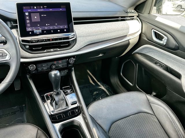 Used 2024 Jeep Compass Latitude image 21