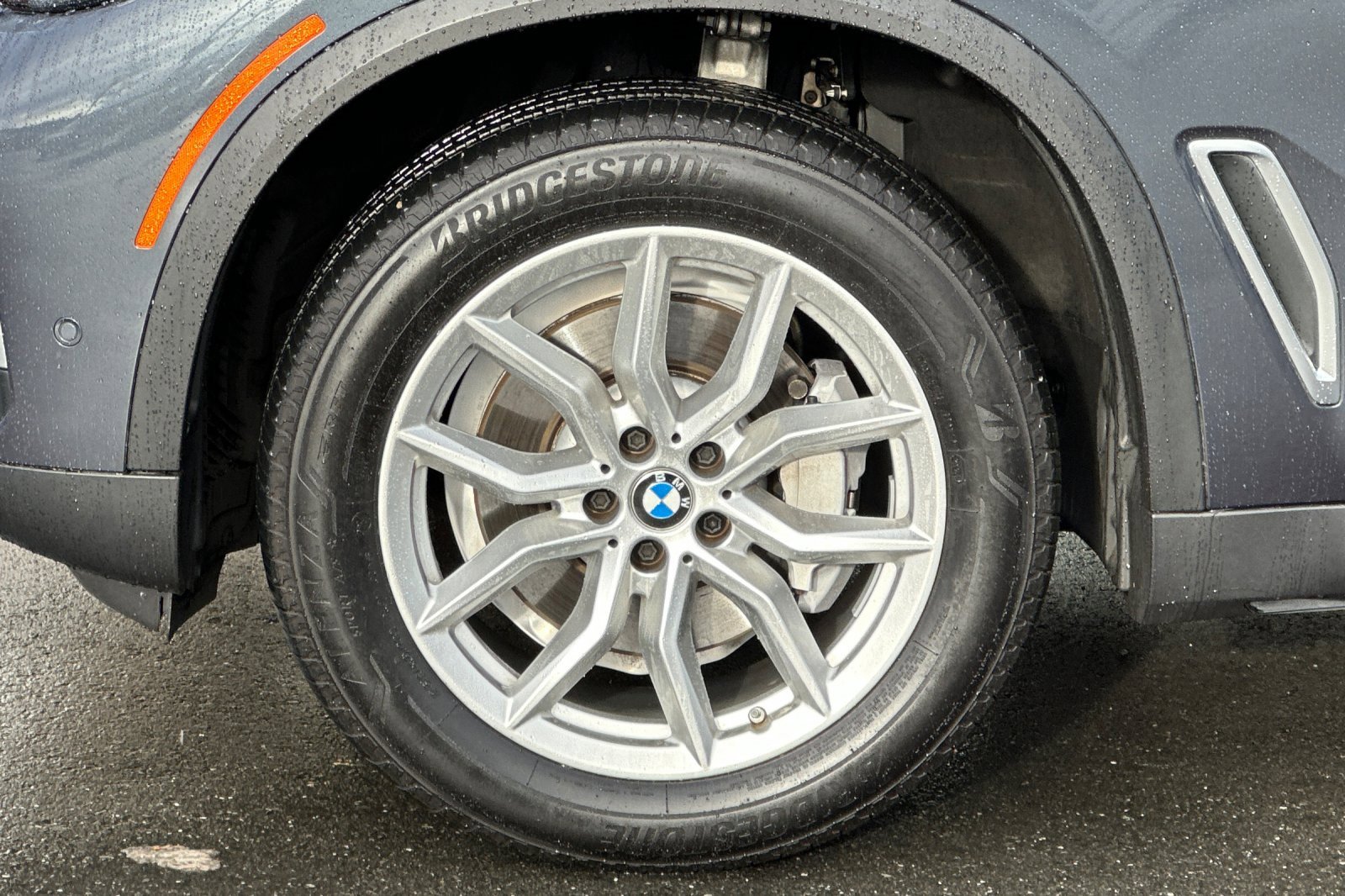 Used 2022 BMW X5 xDrive40i w/ Climate Comfort Package image 11