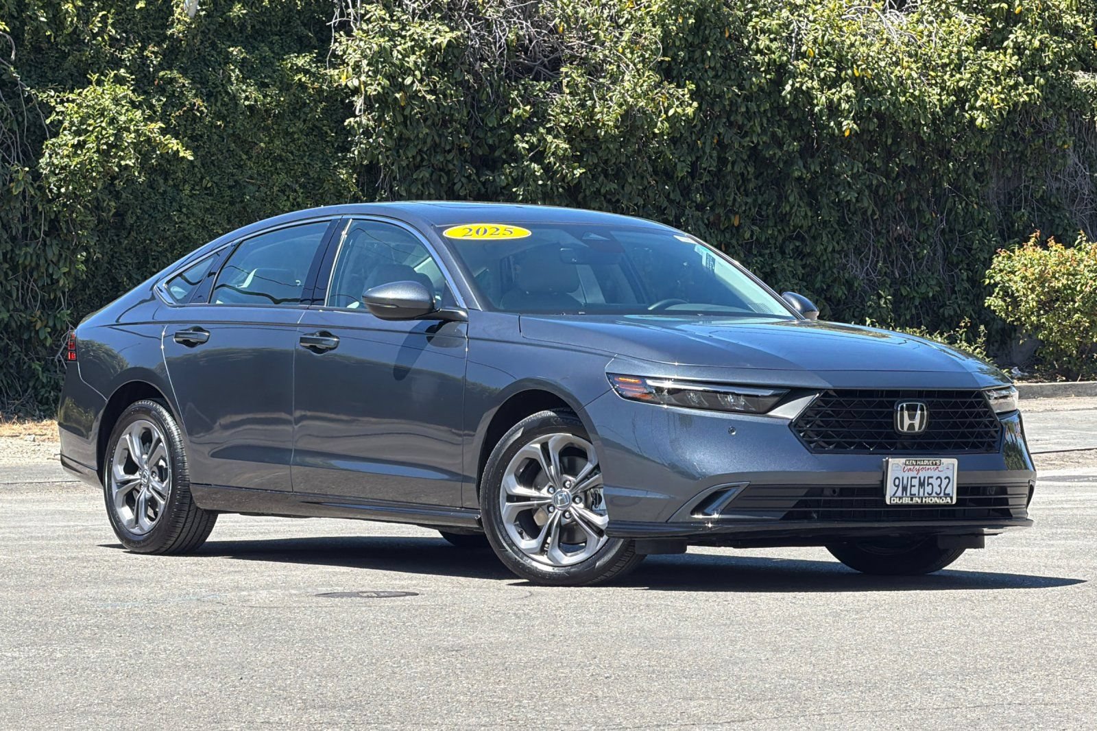 Used 2025 Honda Accord EX-L image 2