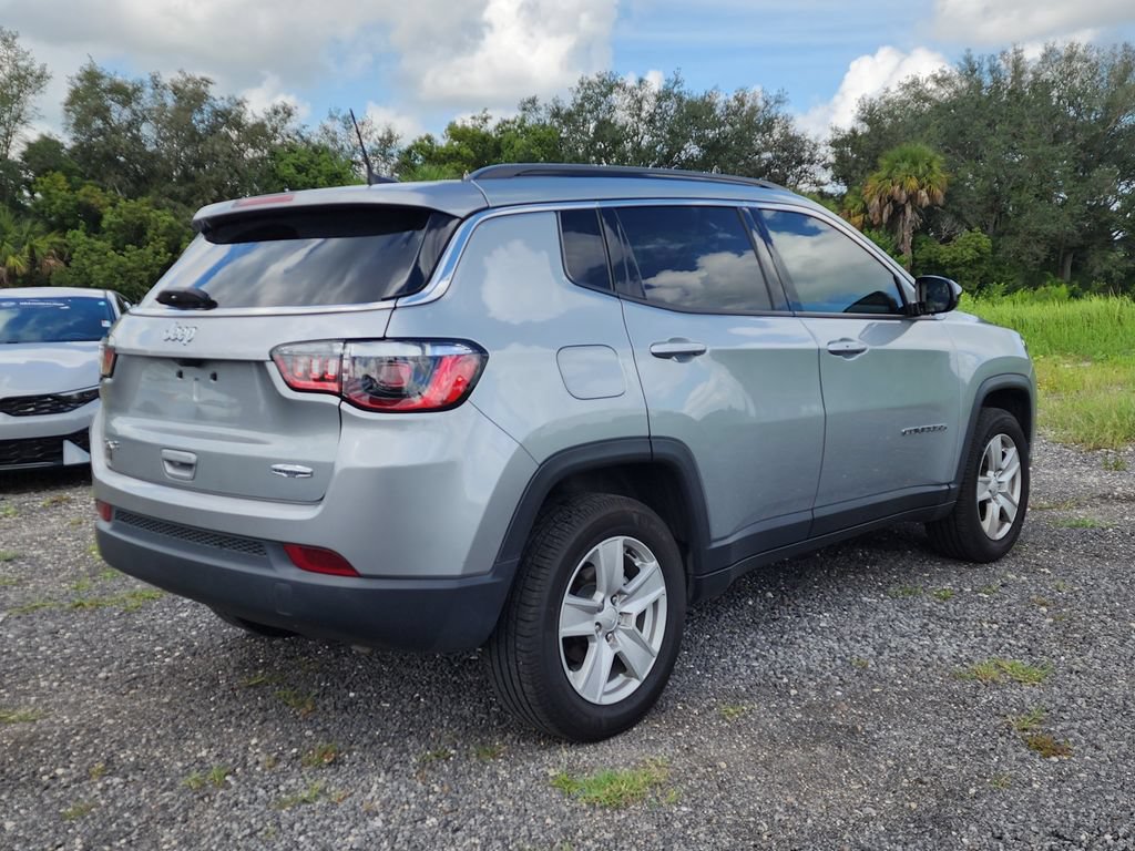 Used 2022 Jeep Compass Latitude w/ Convenience Group AWD/4WD image 5