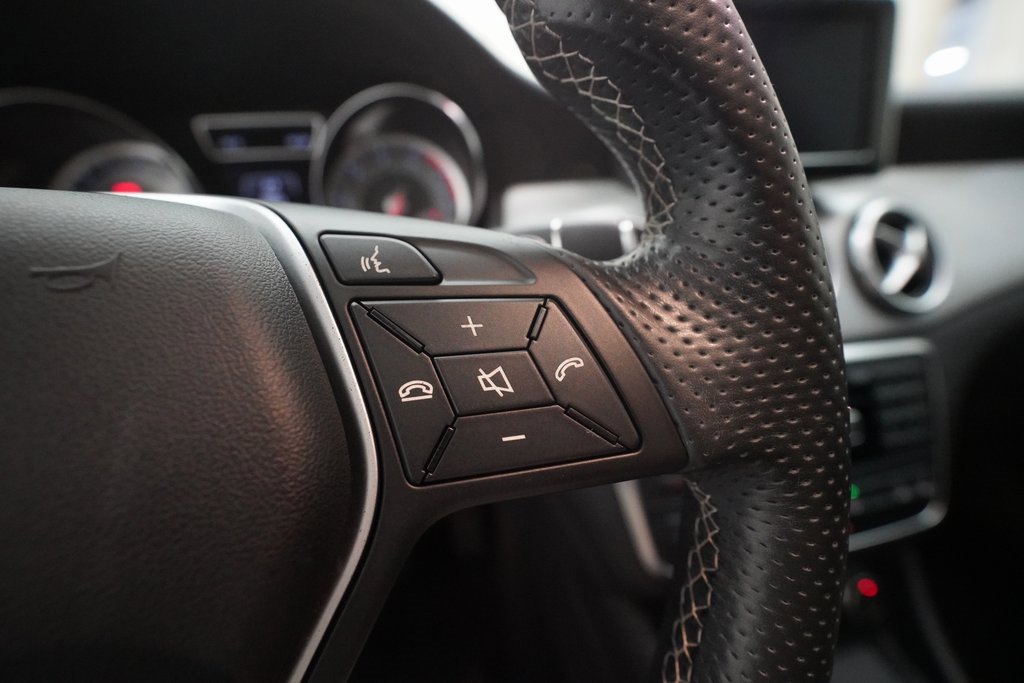 Used 2015 Mercedes-Benz GLA 250 4MATIC image 19