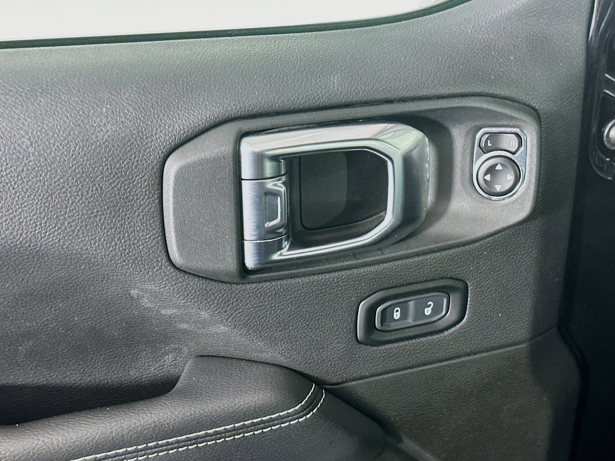 Used 2023 Jeep Wrangler Sahara w/ Cold Weather Group image 15