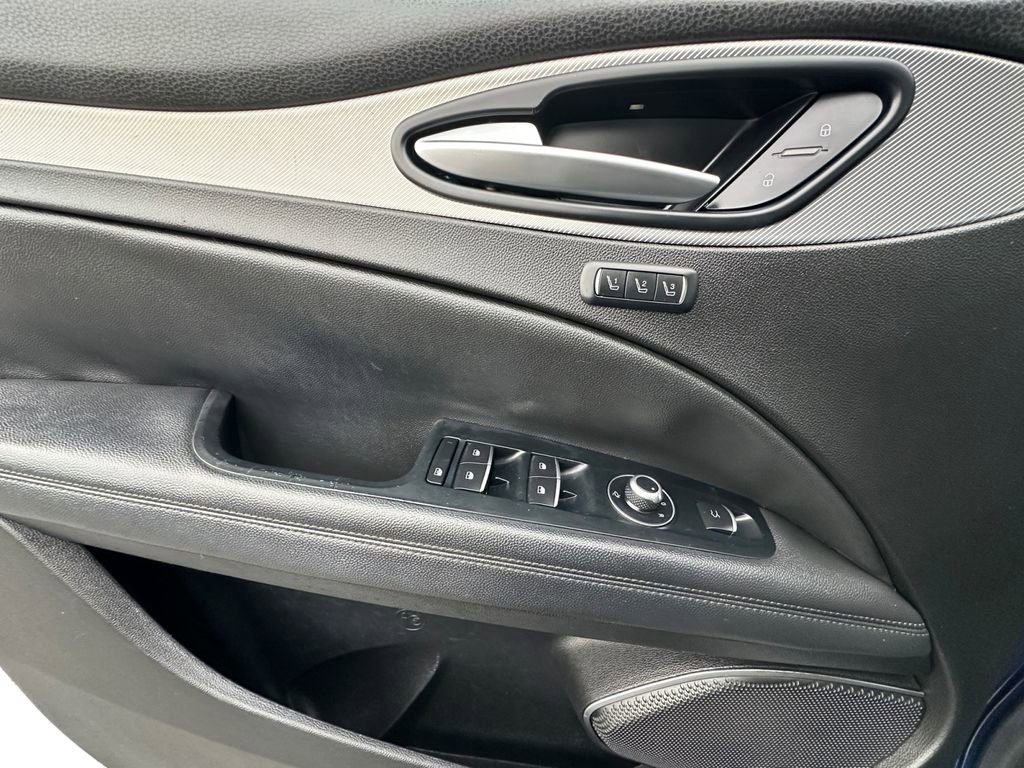 Used 2018 Alfa Romeo Stelvio Ti Sport image 11