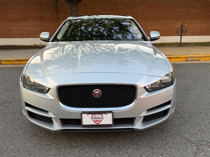 Used 2017 Jaguar XE Premium AWD/4WD image 3