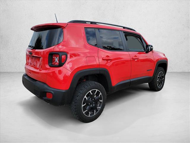 Used 2023 Jeep Renegade Latitude w/ Sun/Sound Group AWD/4WD image 5