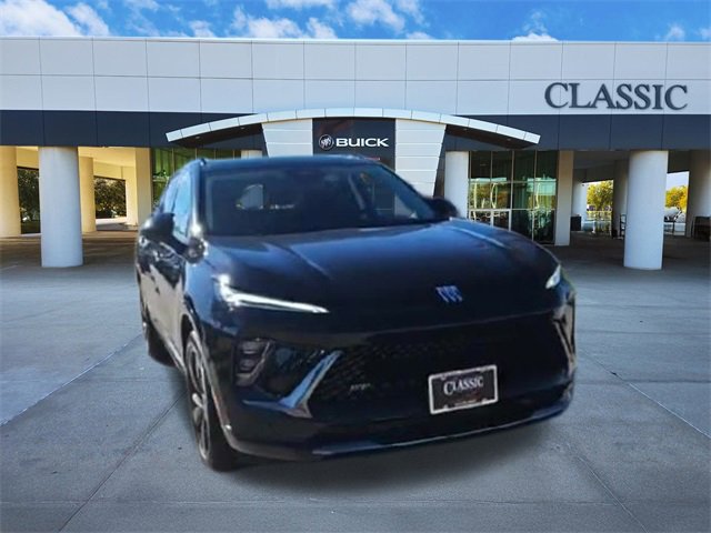 Used 2024 Buick Envision Sport Touring image 2