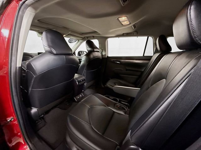 Used 2022 Toyota Highlander Limited image 10