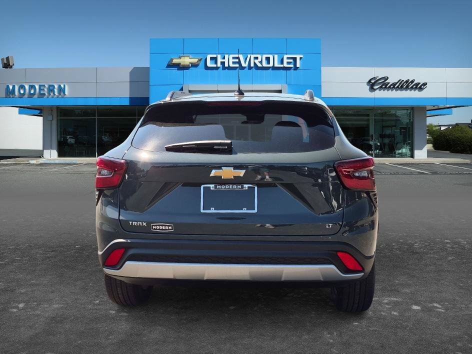 New 2026 Chevrolet Trax LT w/ LT Convenience Package FWD image 4
