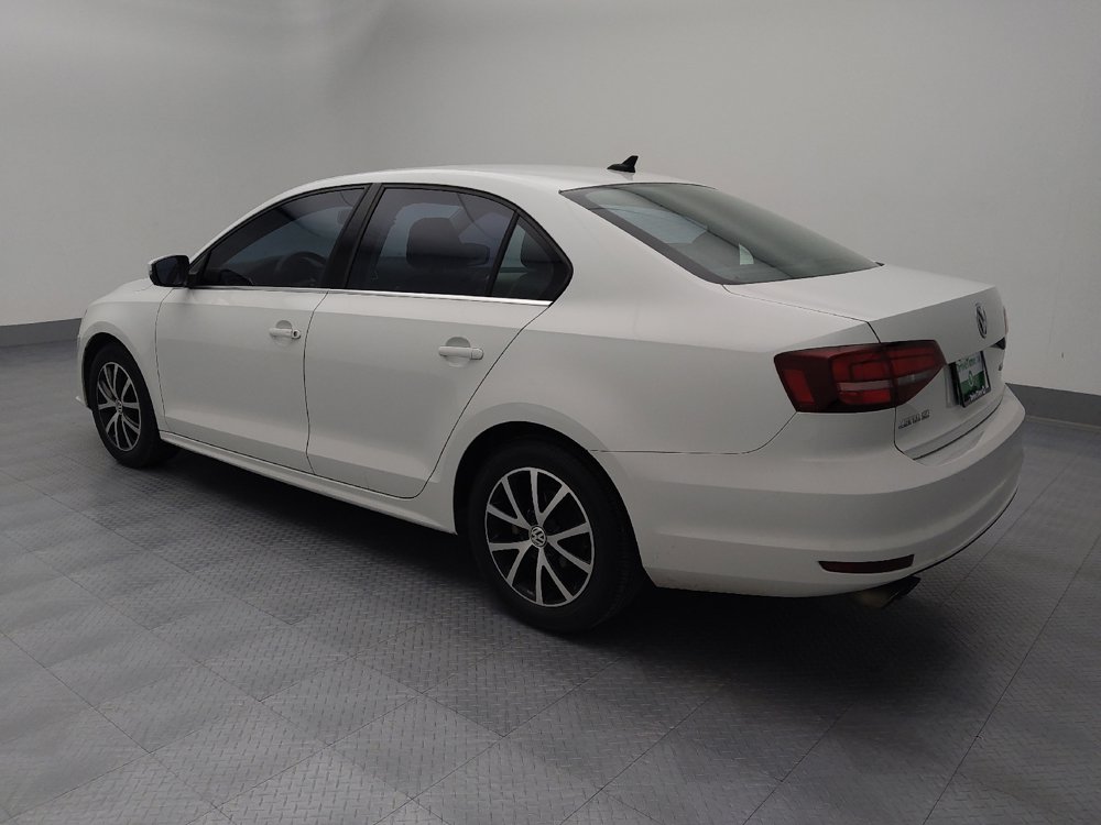 Used 2018 Volkswagen Jetta SE image 3