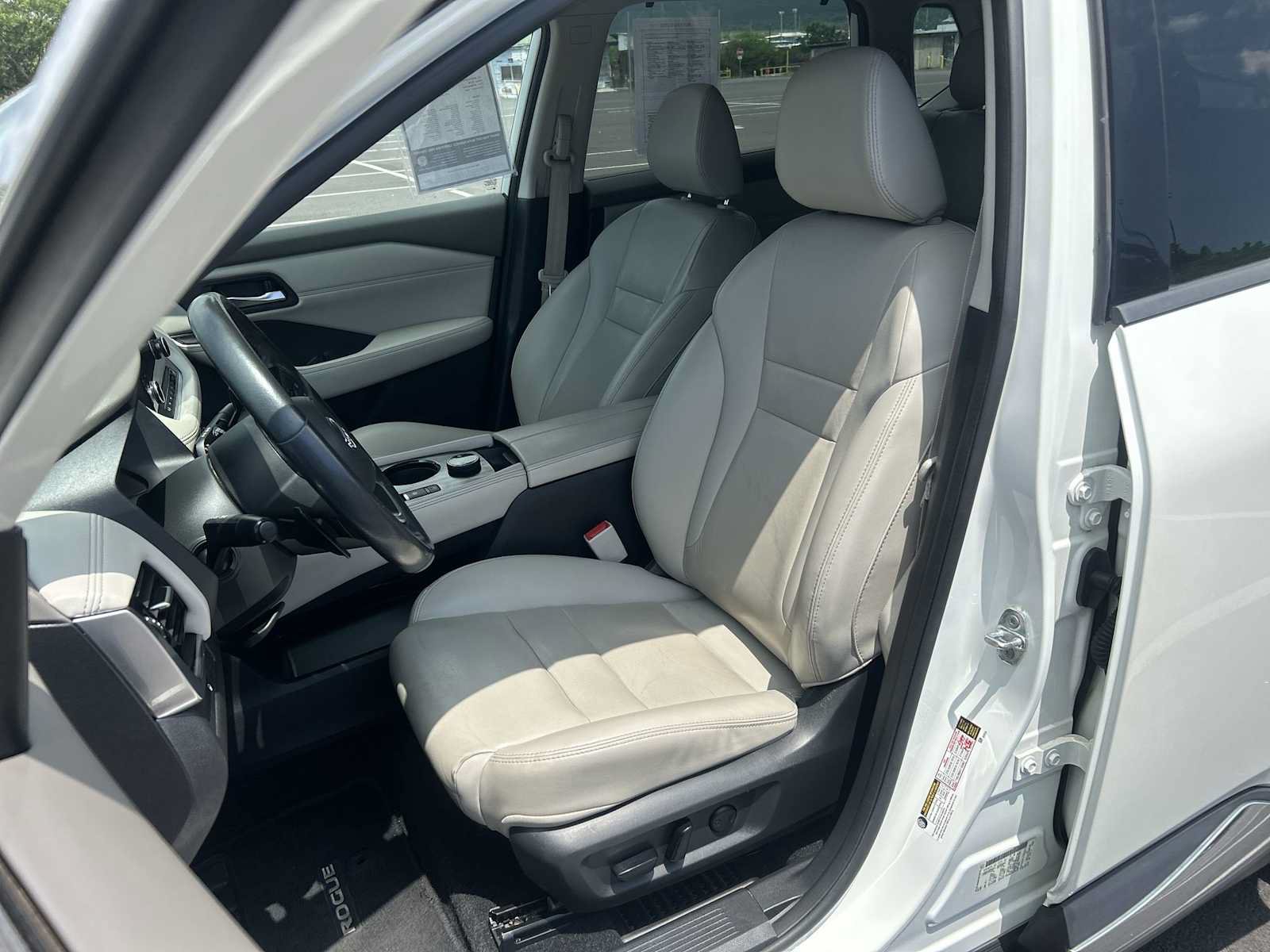 Used 2023 Nissan Rogue SL w/ SL Premium Package AWD/4WD image 13