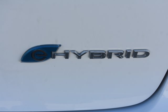 Used 2024 Chrysler Pacifica Limited FWD image 8
