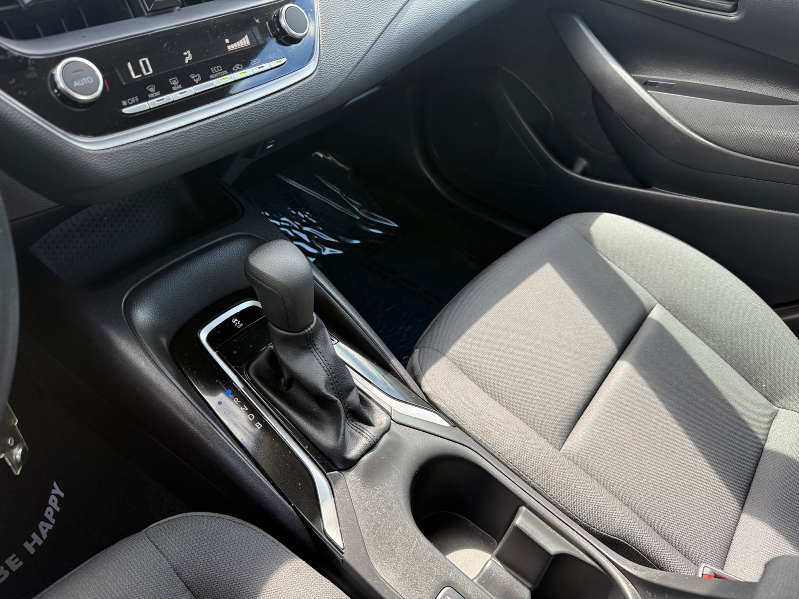 Used 2025 Toyota Corolla LE FWD image 13