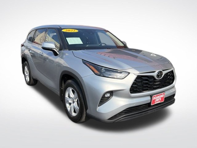 Used 2022 Toyota Highlander LE AWD/4WD image 1