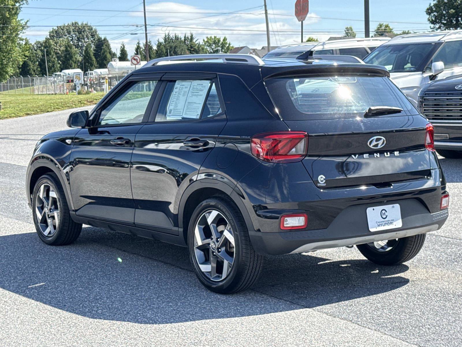 Certified 2022 Hyundai Venue SEL FWD image 27