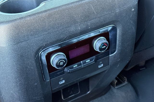 Used 2024 Chevrolet Suburban LT image 44