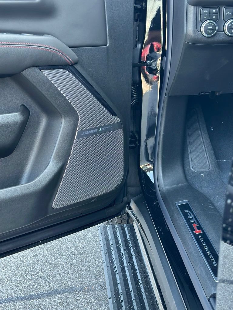 New 2026 GMC Yukon AT4 Ultimate AWD/4WD image 10
