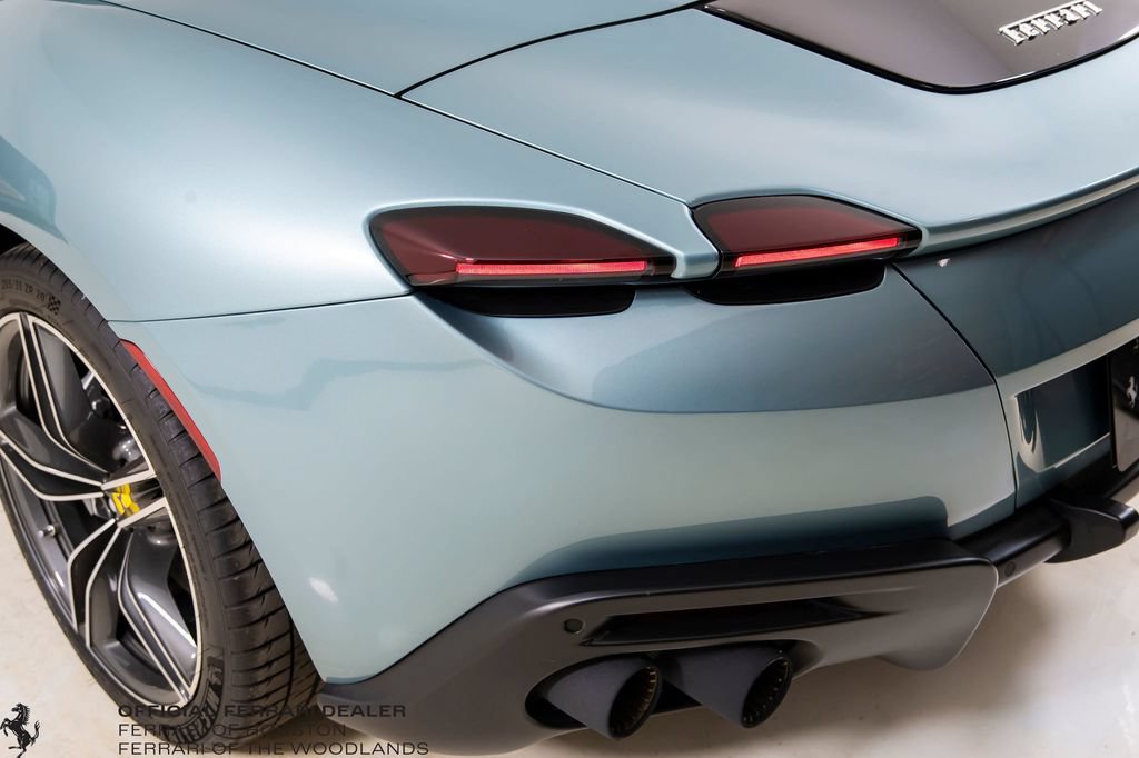 Used 2024 Ferrari Roma Spider RWD image 33