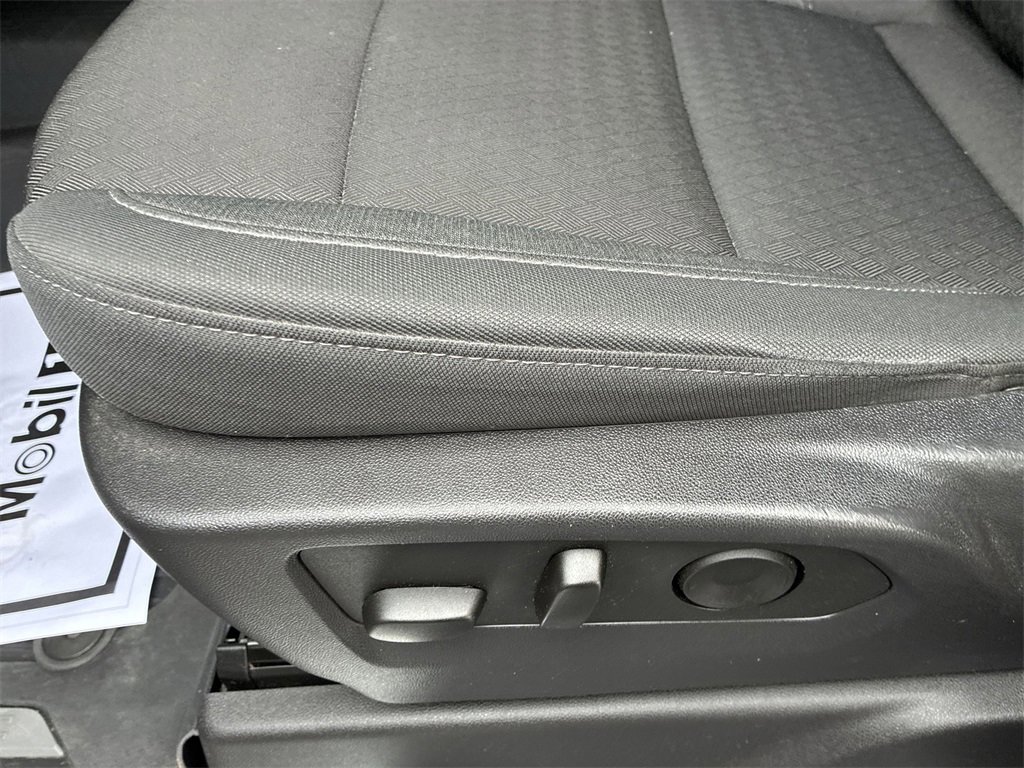 Used 2025 GMC Sierra 2500 SLE w/ SLE Value Package; image 12