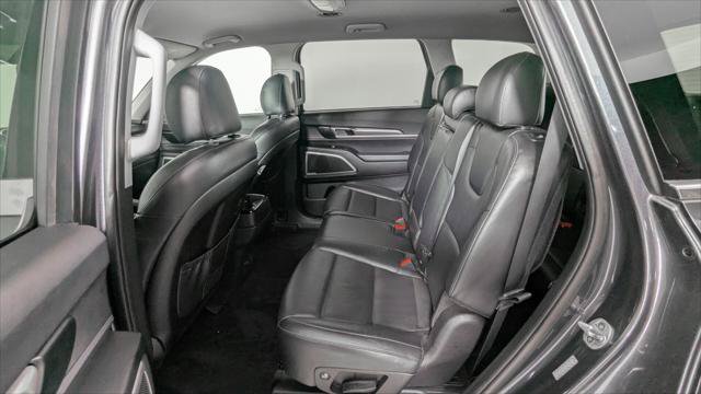 Used 2020 Kia Telluride LX FWD image 17