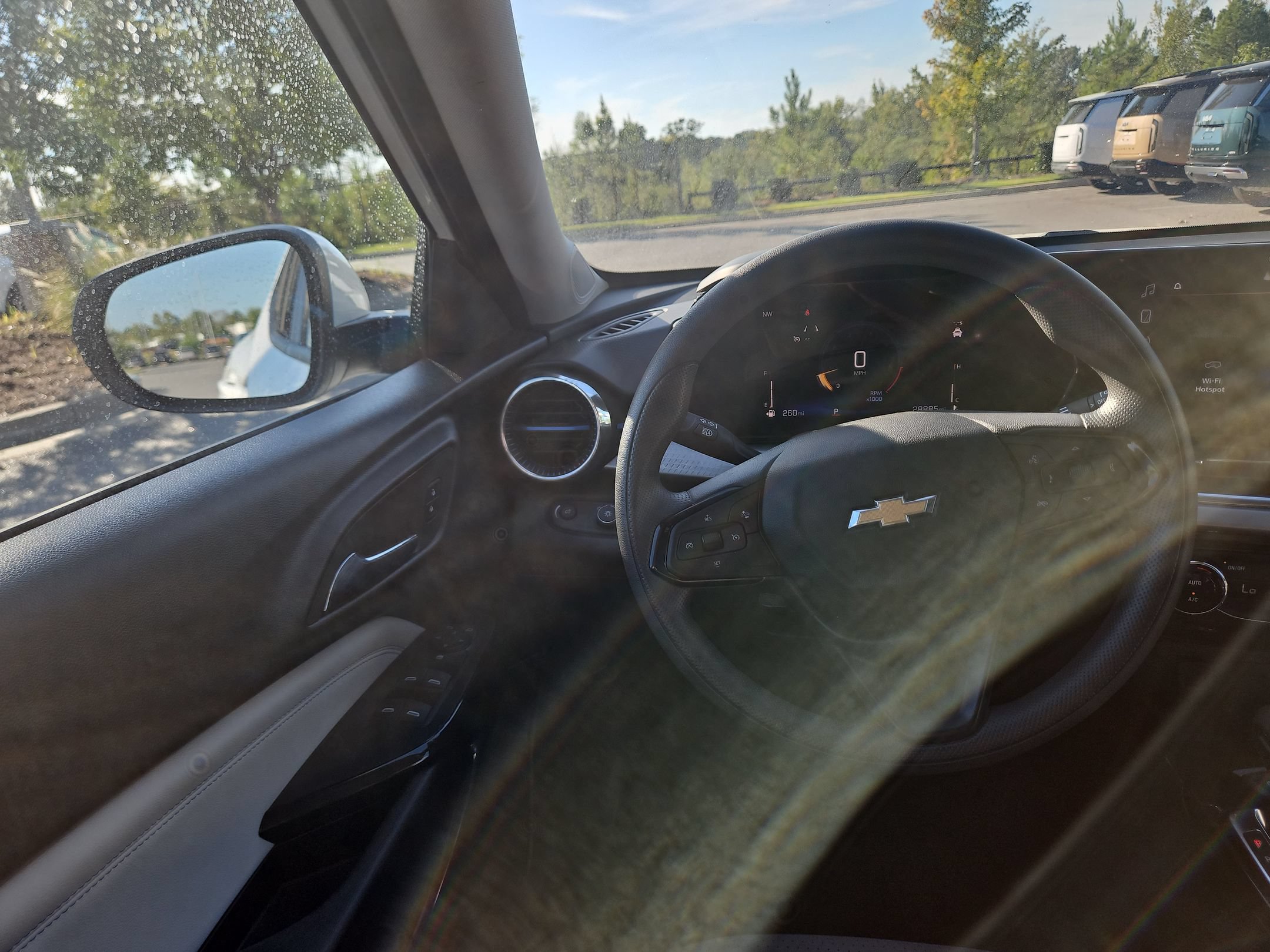 Used 2025 Chevrolet Trax LT FWD image 9